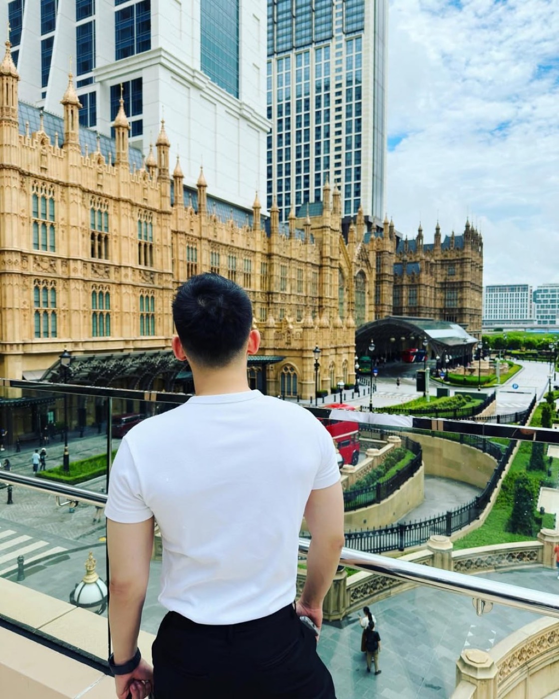 City view live host